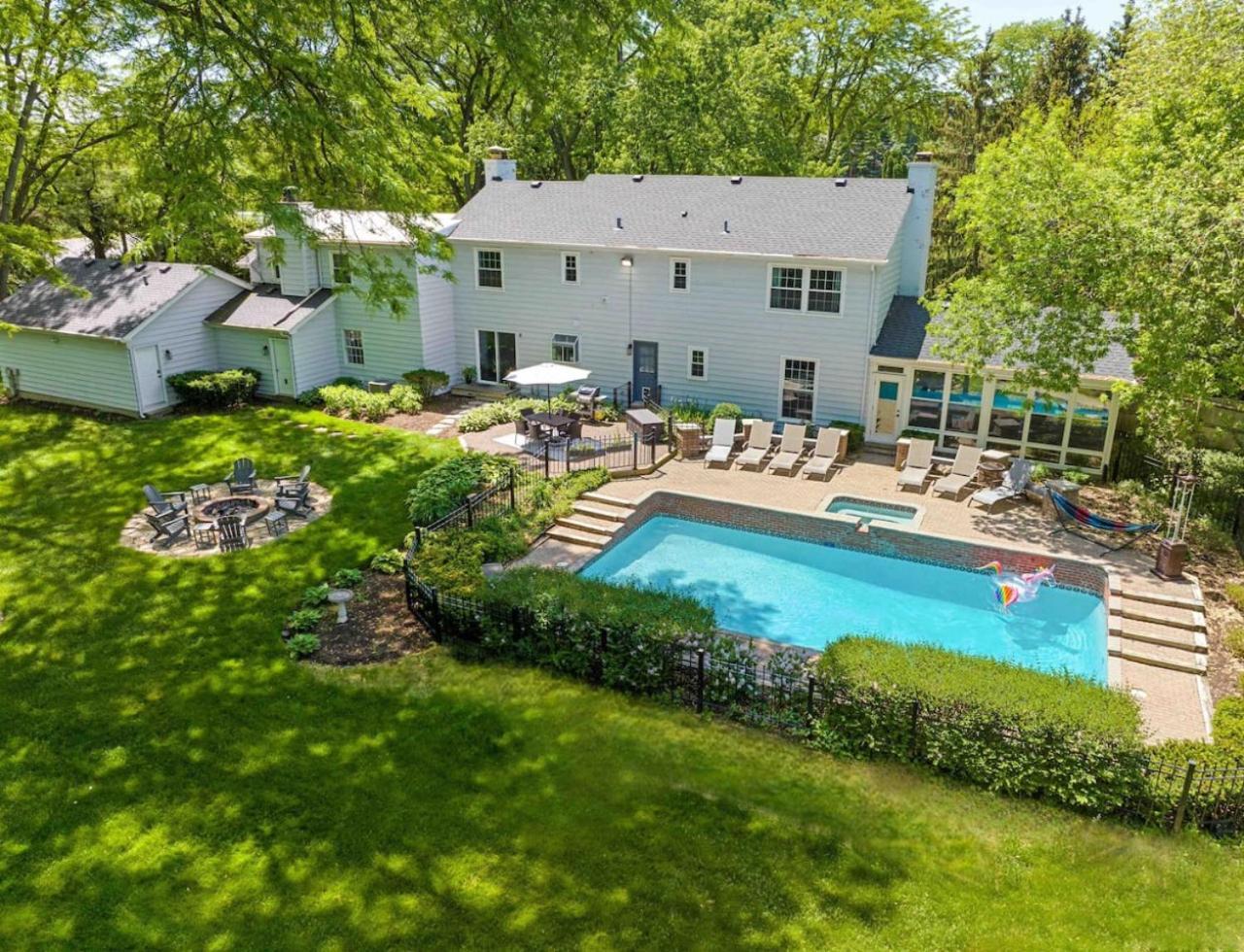 Spacious, Luxury Renovated Home With 4 Kings, Firepit Glen Ellyn Dış mekan fotoğraf